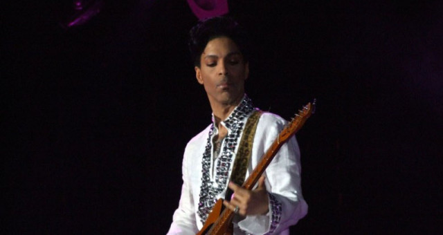 Zpěvák Prince si stěžuje, že hudebníci kvůli Applu nemají peníze