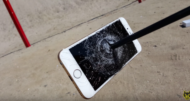 VIDEO: Co se stane, když do iPhonu 6s vystřelíte šíp