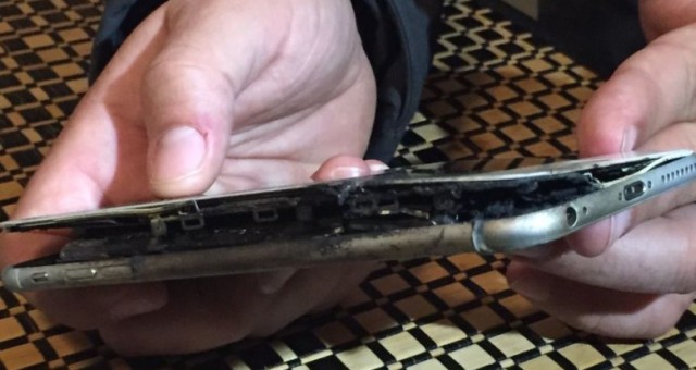 Neuvěřitelné! Muži samovolně vzplanul jeho iPhone v kapse