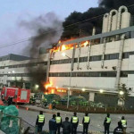 V továrně na iPhony propuknul požár