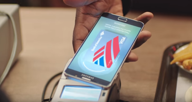 Samsung si v nejnovější reklamě dělá srandu z Apple Pay