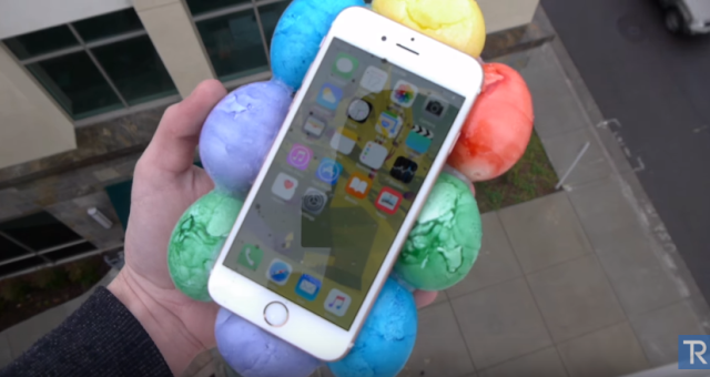 VIDEO: Ochrání vařená vajíčka iPhone?