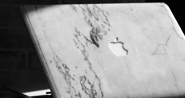 Obal na MacBook z pravého mramoru – to musíte mít