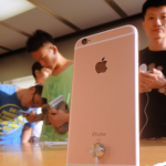 Apple snížil ceny iPhonu v Japonsku o 10 %