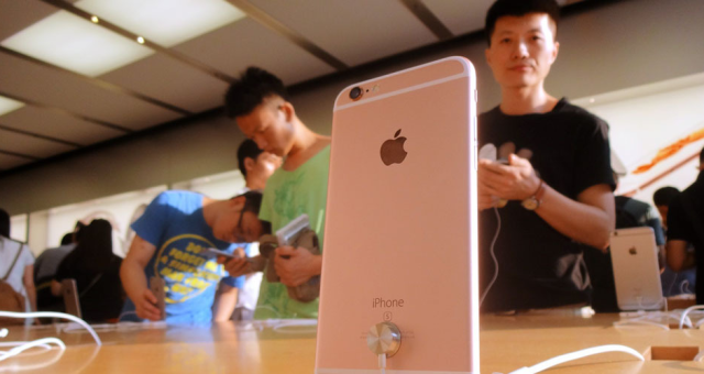 Apple snížil ceny iPhonu v Japonsku o 10 %
