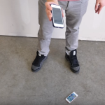 VIDEO: Jak si poradí iPhone SE s pády na zem