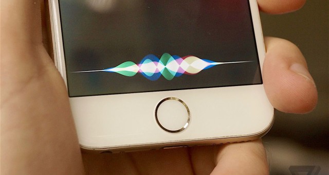 Apple souhlasil s mimosoudním vyrovnáním kvůli patentu o Siri
