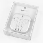 Klasická 3.5mm sluchátka jsou zpět! iPhone 7 se bude prodávat s nimi a Lightning adaptérem