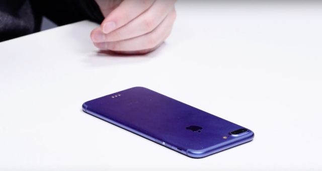 Další video ukazuje falešný iPhone 7 v modré barvě