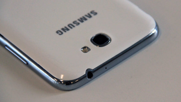 Ani Samsung už nechce jack na sluchátka. Plánuje místo něj vlastní port
