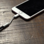 K iPhonu 7 bude dodáván adaptér na 3,5mm jack konektor a Lightning sluchátka