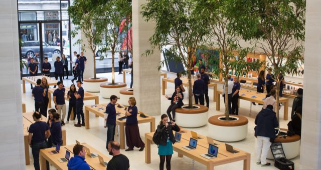 Fotogalerie: V Londýně bude otevřen zrekonstruovaný Apple Store