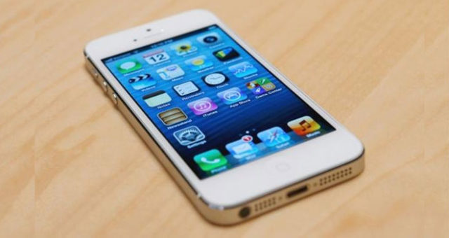 Apple prohlásí iPhone 4 za zastaralý. V obchodě vám ho neopraví