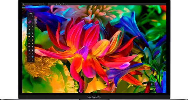 Některé konektory Thunderbolt 3 na novém MacBooku Pro nedosahují plné rychlosti