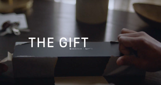 Apple sdílel dvě nové vánoční reklamy na Apple Watch Series 2