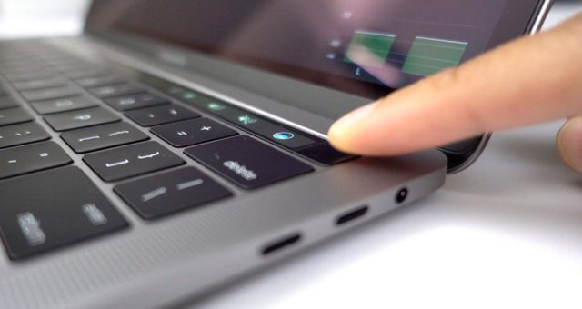 Consumer Reports si za svým hodnocením nového MacBooku stojí