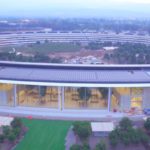Nejnovější drone video zobrazuje skoro dokončenou stavbu Apple Parku