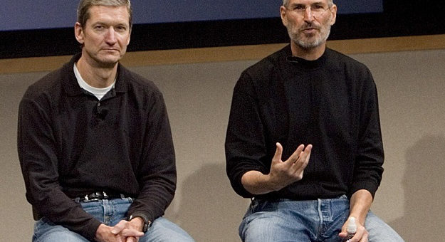 Sedm let zpět: Steve Jobs rezignuje jako generální ředitel