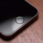 Nový nízkonákladový iPhone  by měl údajně být uveden na trh již příští měsíc
