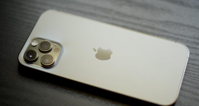iPhone 12 překonal 100 milionů prodejů pouhých sedm měsíců po uvedení na trh