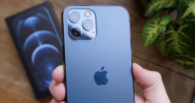 Apple začíná prodávat repasovaný iPhone 12 a iPhone 12 Pro