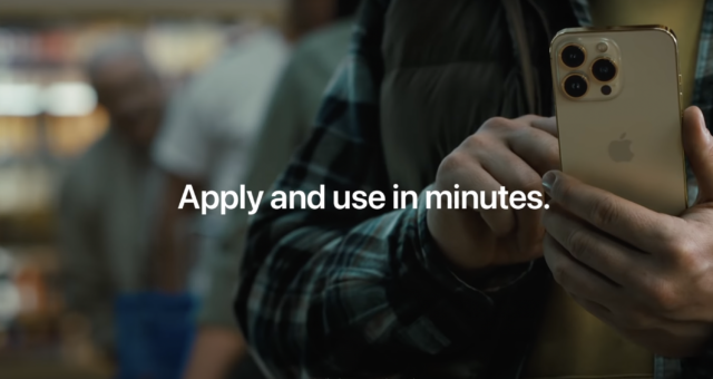 Apple v nejnovější reklamě ukazuje, jak snadné je zažádat a používat Apple Card s Apple Pay