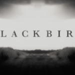 Podívejte se na oficiální trailer k novému thrilleru Apple TV+ „Black Bird“ inspirovaný skutečnými událostmi