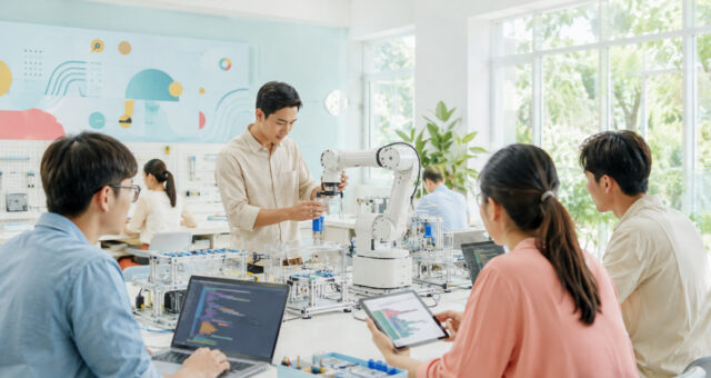 Apple sází na Vietnam ve velkém. Nové centrum má vyškolit tisíce lidí pro robotiku a chytrou výrobu