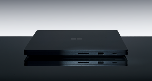 Microsoft láká na rozchod s MacBookem. Tisíc dolarů ale nedá každému